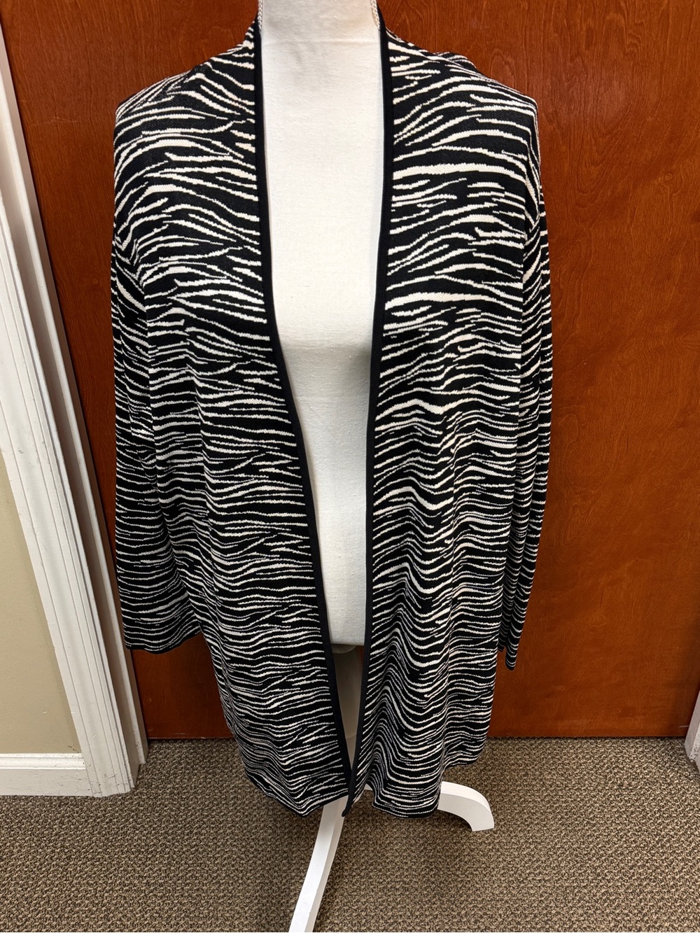 Vintage NYGARD Collection 1X Zebra Jacquard Knit Long Cardigan Black Cream